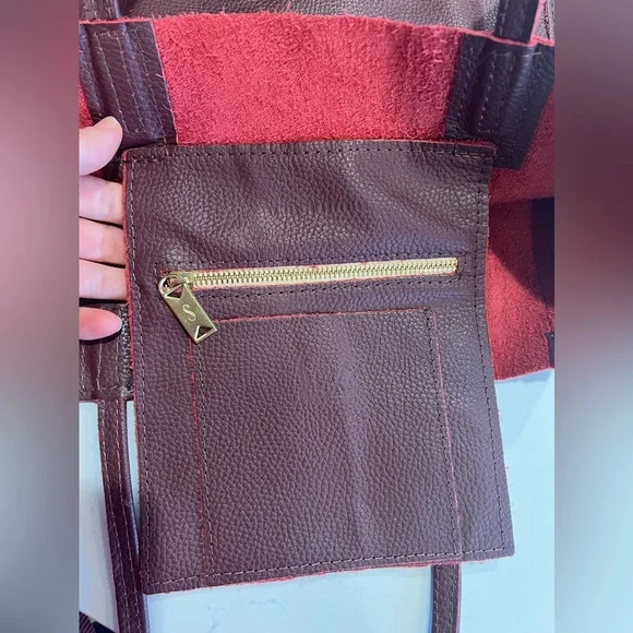 Sseko Safari Bucket Bag in oxblood/wine color - Picture 4 of 4